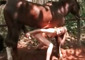 Horse fucked a skinny girl on camera